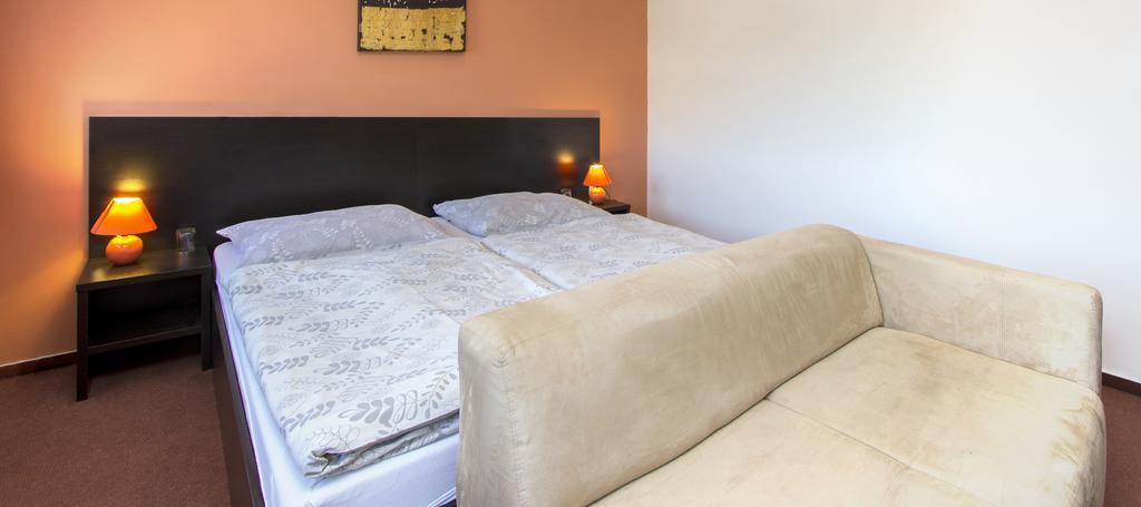 Garni Hotel Fellini Žiar nad Hronom Værelse billede